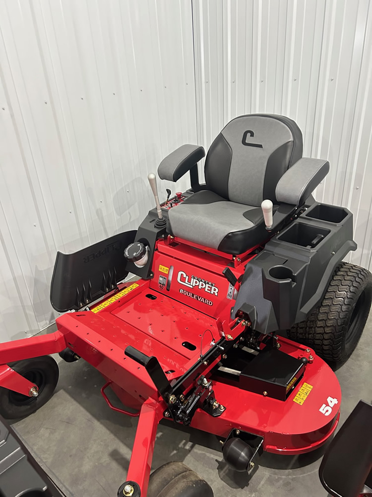 2025 Country Clipper Boulevard 23 hp 54 1